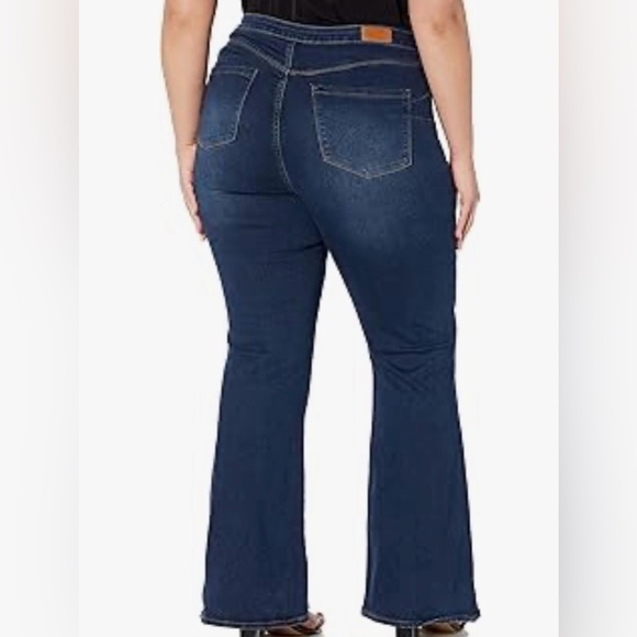 Dollhouse Women Dark Wash Juniors Curvy Flare Jeans - Picture 3 of 3